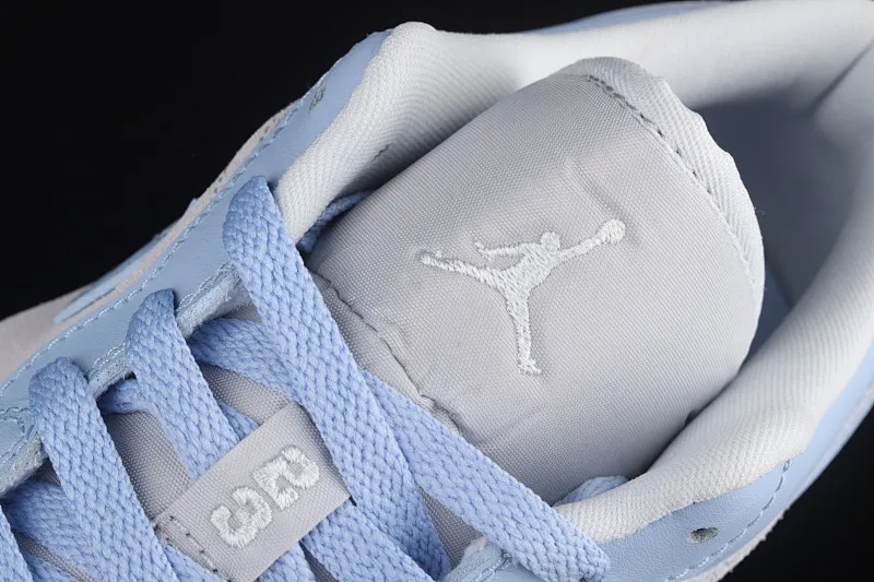 All categories Air Jordan Jordan series basketball shoes Air Jordan 1 Low G version pure original Air Jordan 1 Low AJ1 Joe 1 University blue ice blue gray low-top casual sneakers DC0774-050